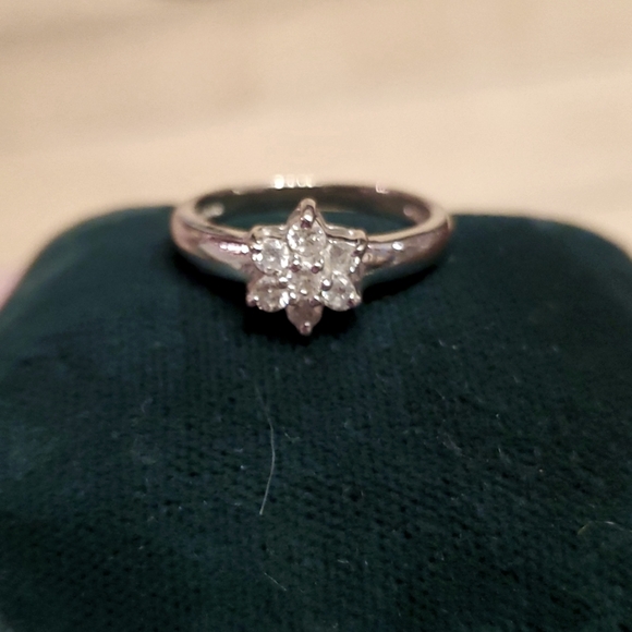 Diamond Ring - Picture 3 of 5